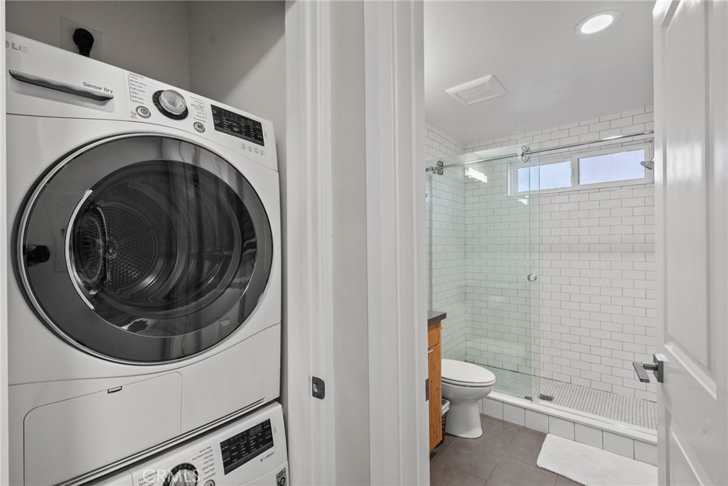 1601 Veteran Avenue 304