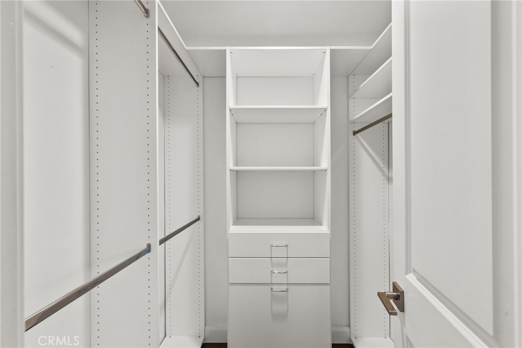 1601 Veteran Avenue 304