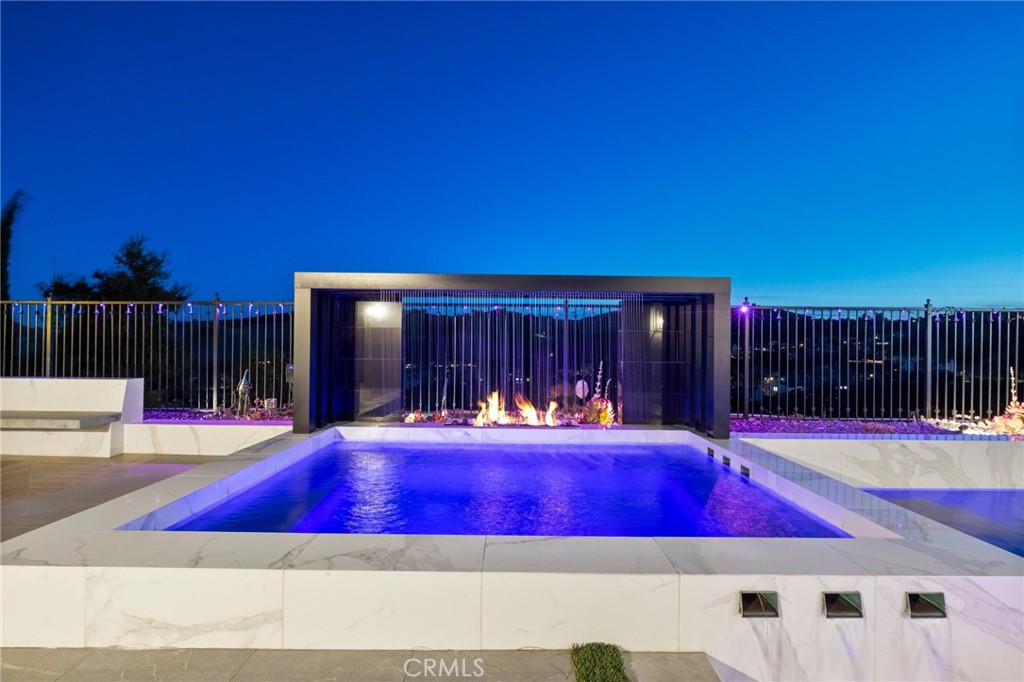 2939 Venezia Terrace