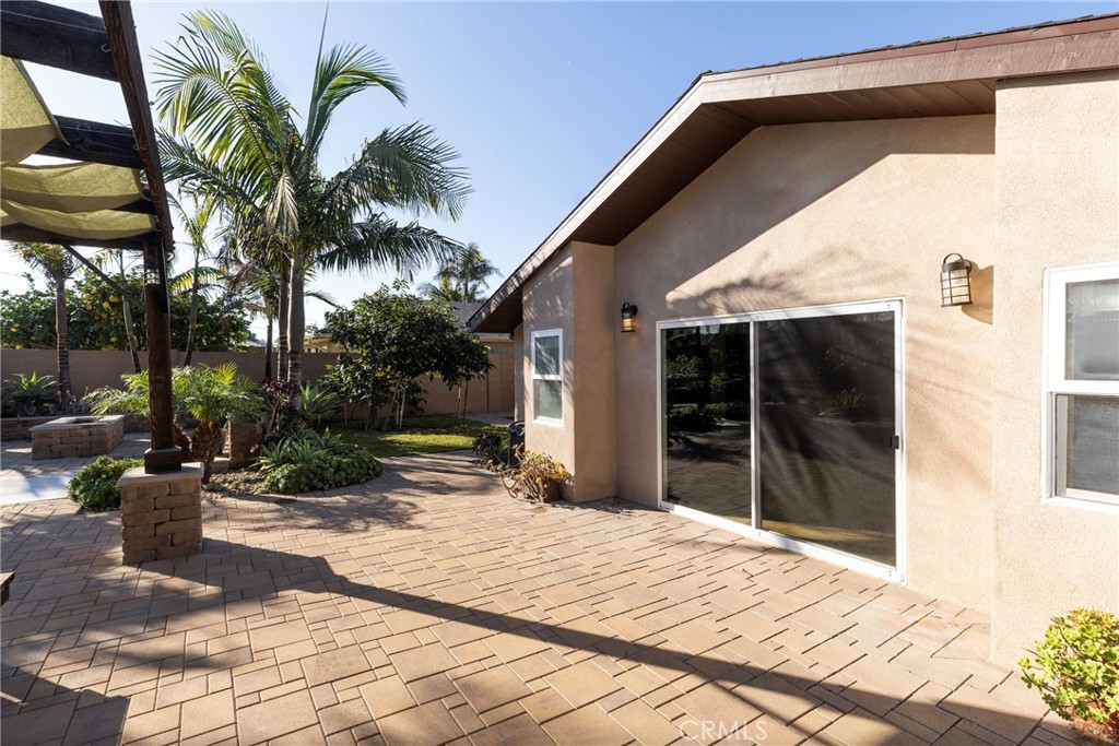 16292 Hollywood Lane