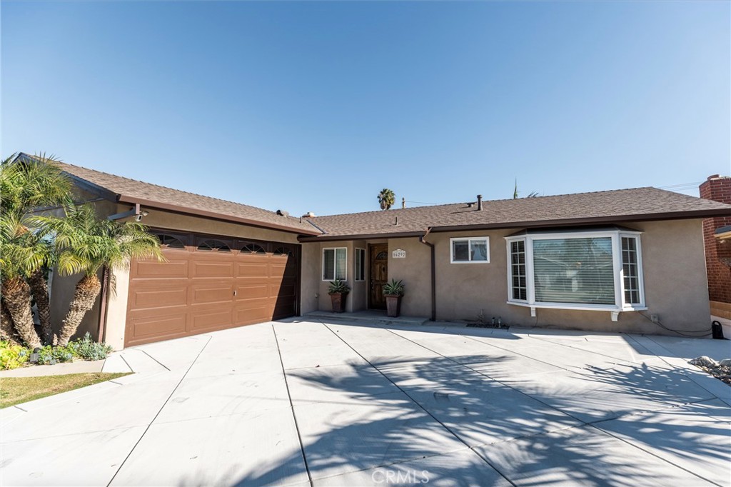 16292 Hollywood Lane