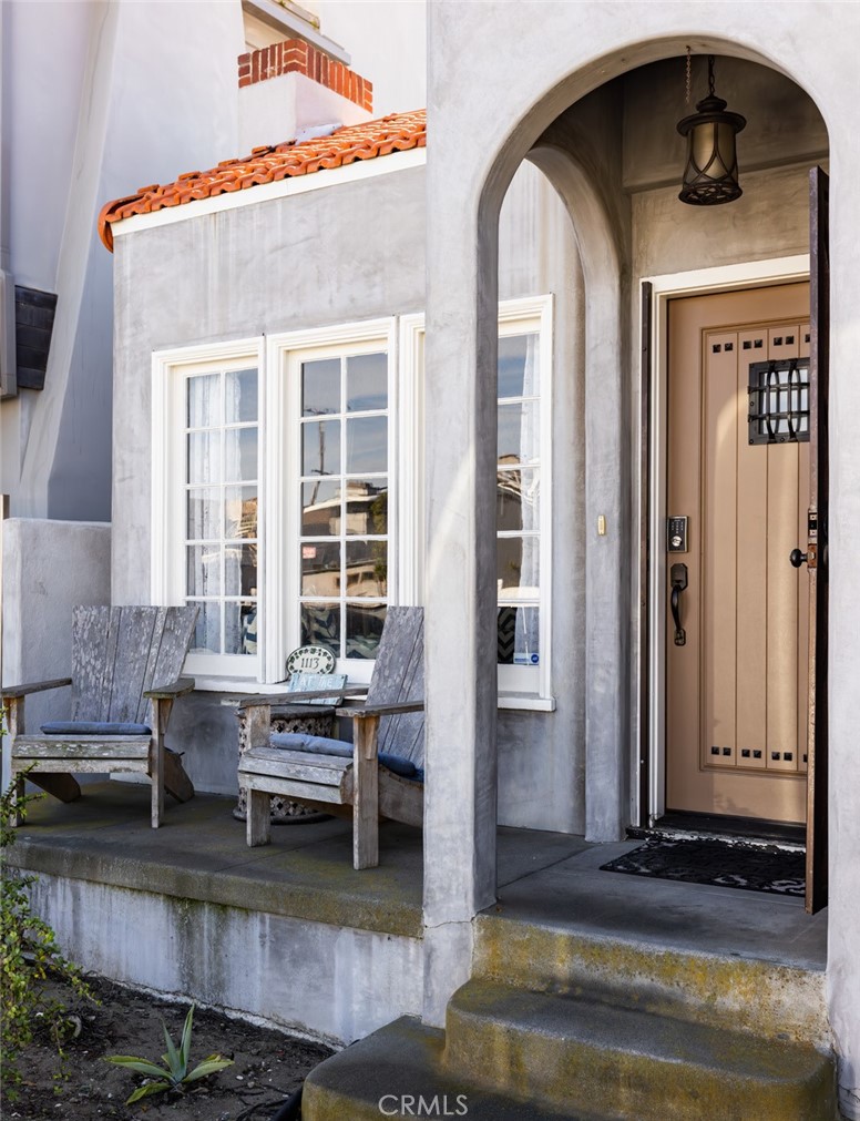 1113 W Balboa Boulevard