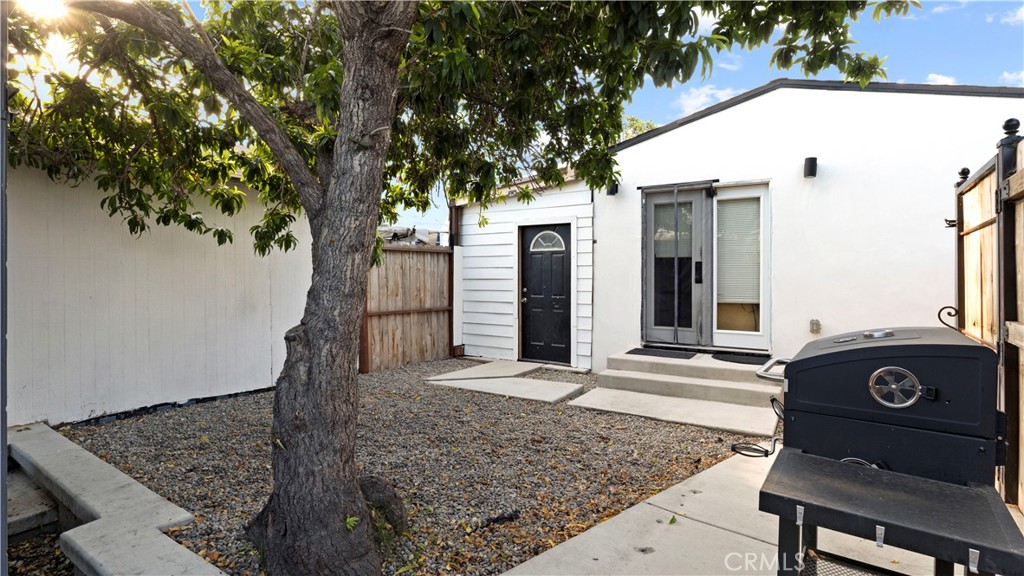 76 W Del Amo Boulevard