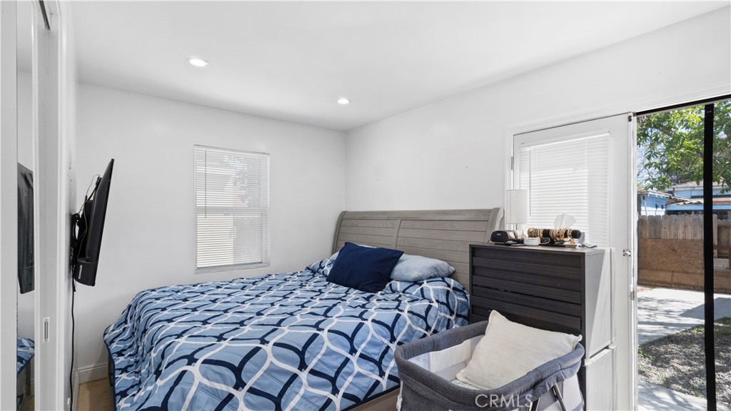 76 W Del Amo Boulevard