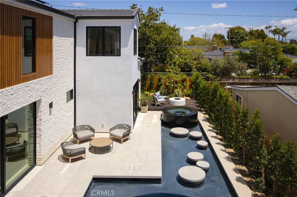 482 Costa Mesa Street