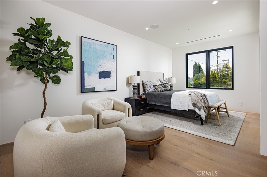482 Costa Mesa Street