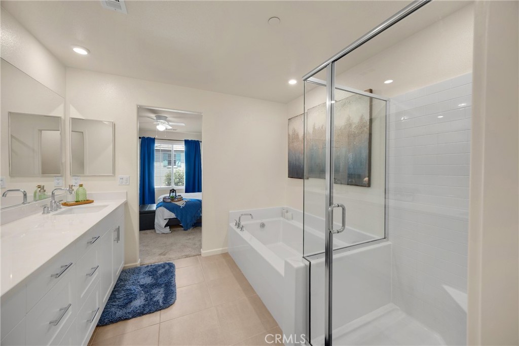 1095 W Buttercup Lane