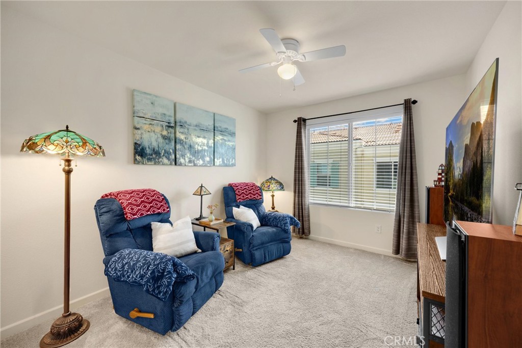 1095 W Buttercup Lane