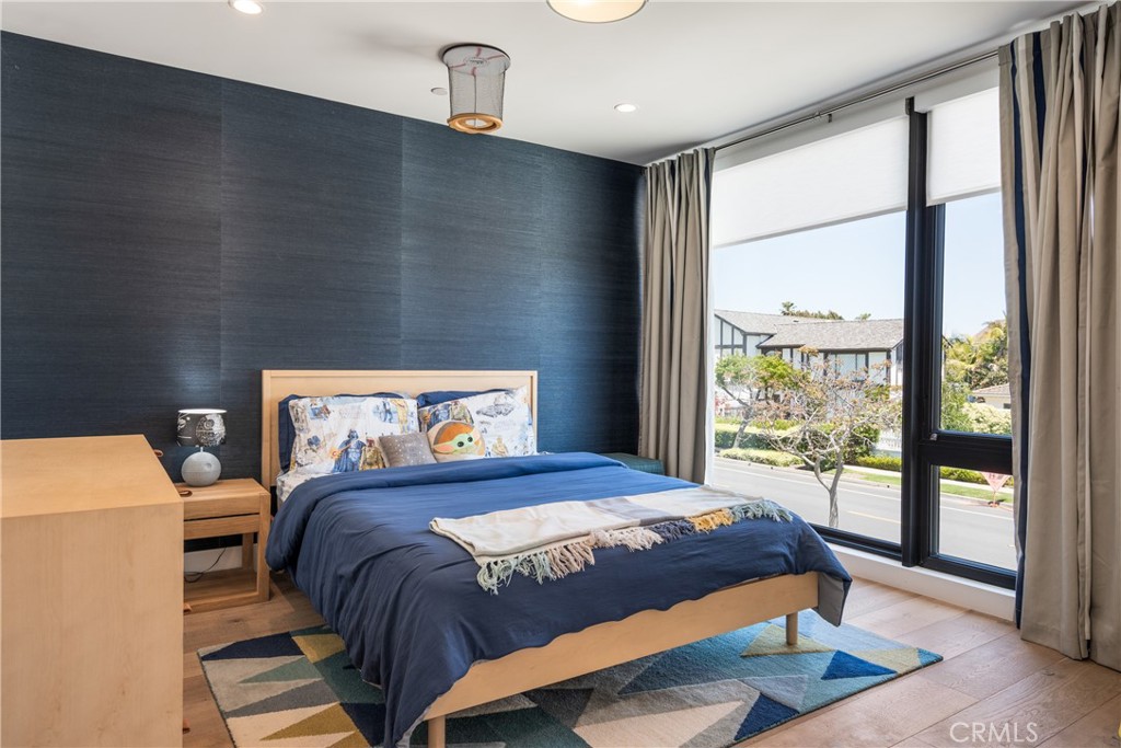 1235 Santiago Drive