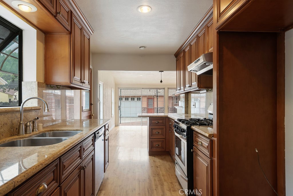 11502 Everston Street