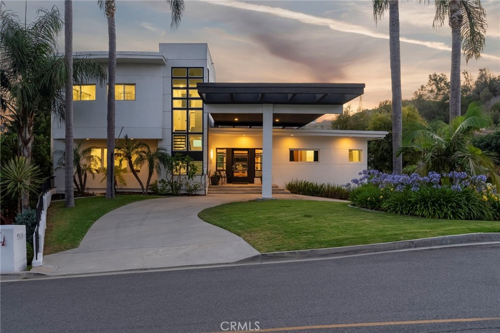 9111 Loma Street
