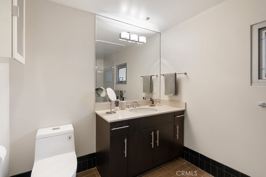 4111 W Sunset Boulevard 220