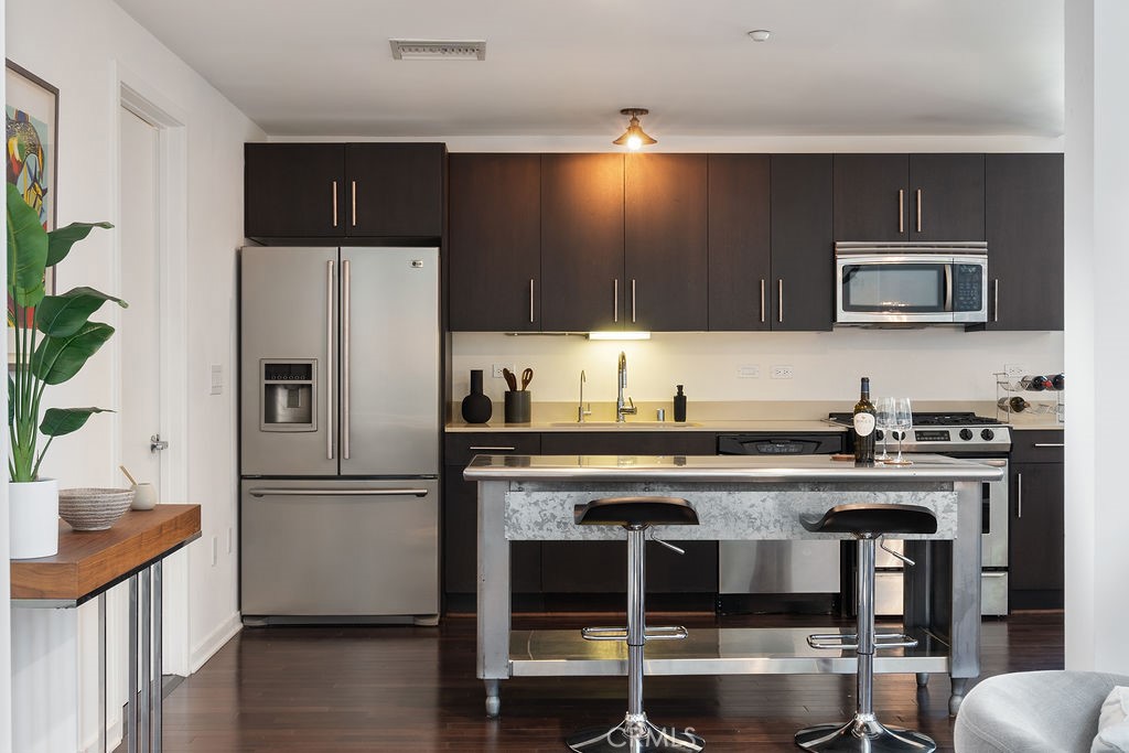 4111 W Sunset Boulevard 220