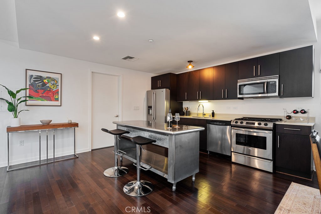 4111 W Sunset Boulevard 220