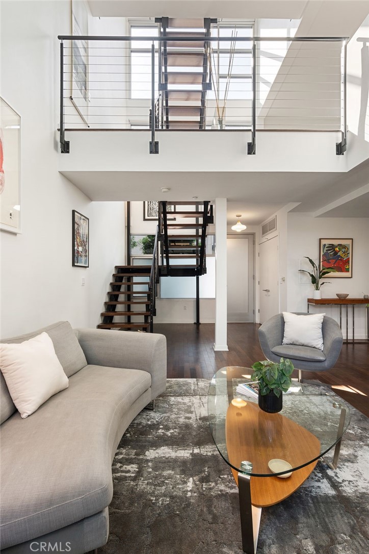 4111 W Sunset Boulevard 220