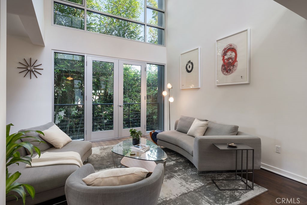 4111 W Sunset Boulevard 220