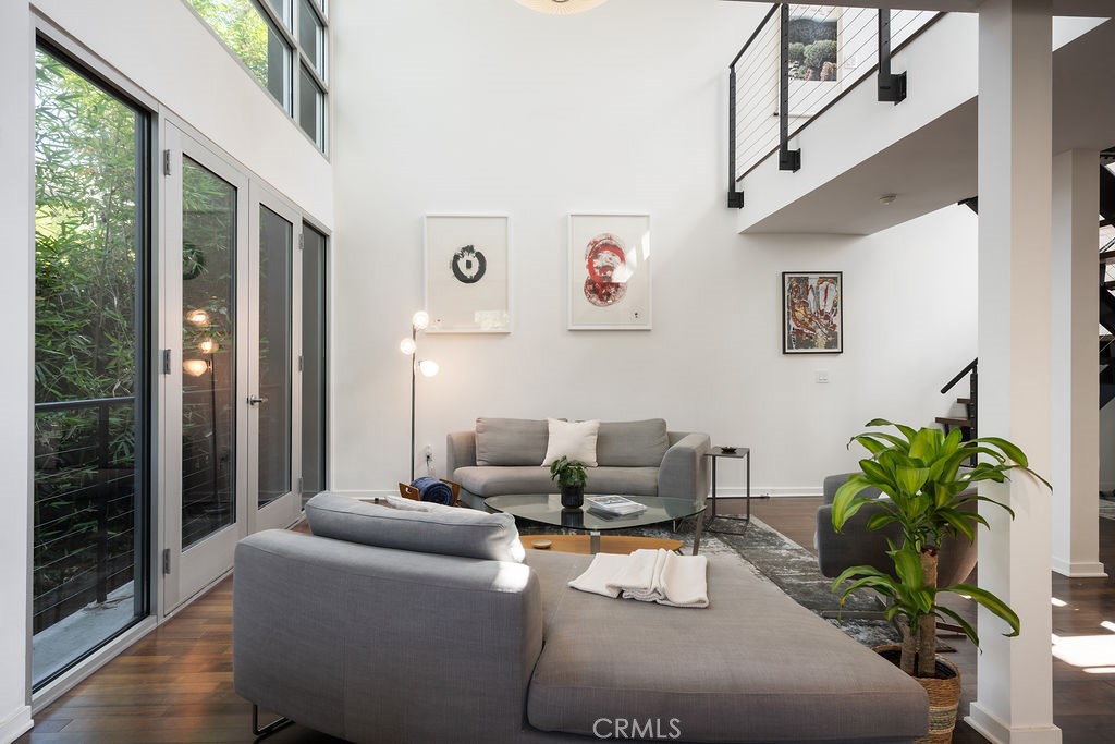 4111 W Sunset Boulevard 220