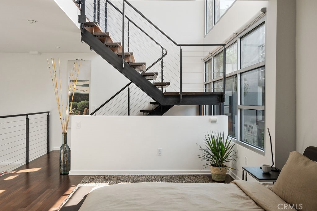 4111 W Sunset Boulevard 220