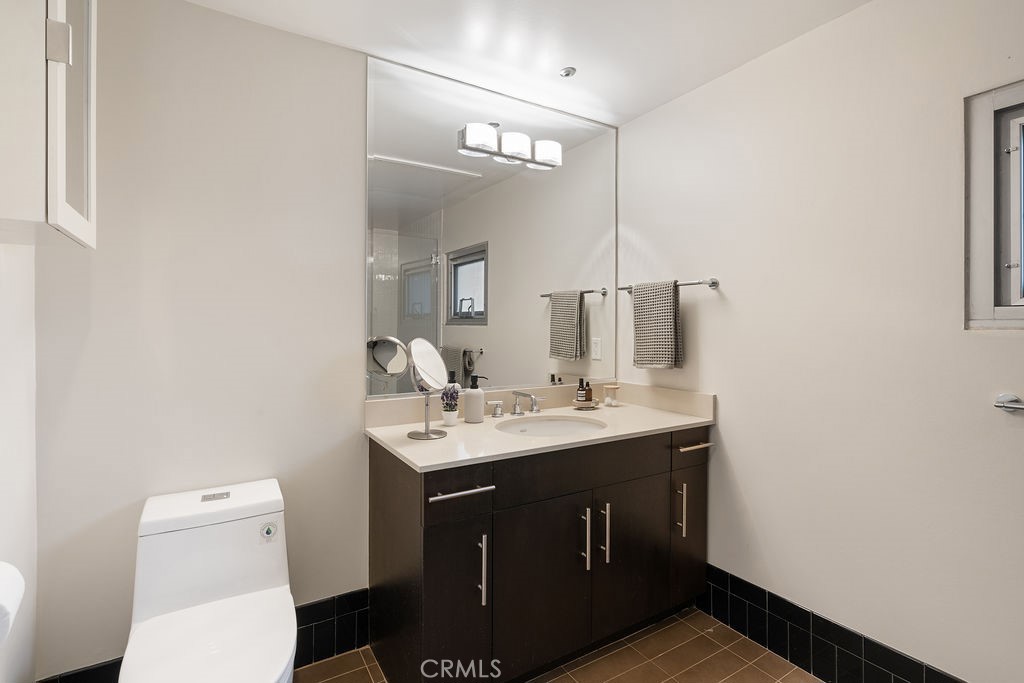 4111 W Sunset Boulevard 220