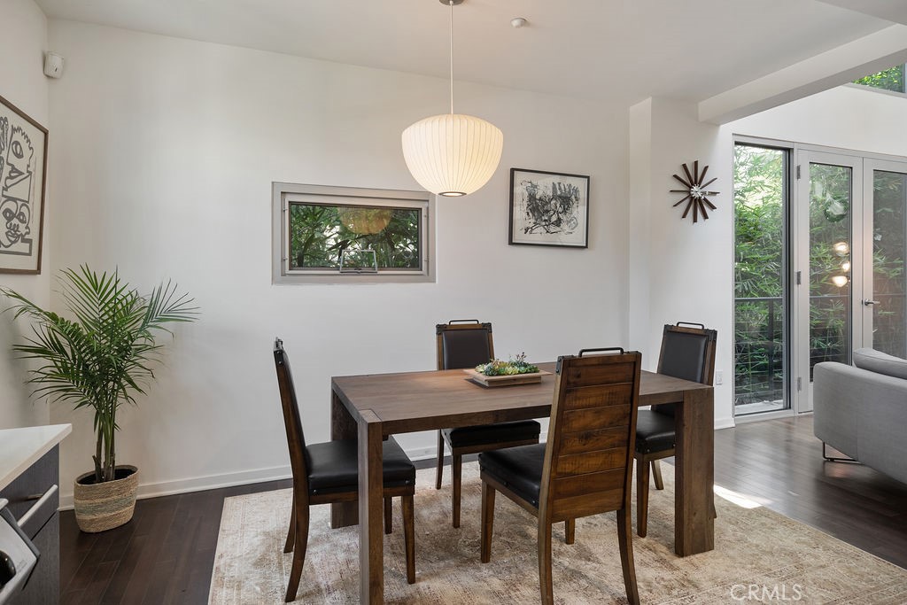 4111 W Sunset Boulevard 220