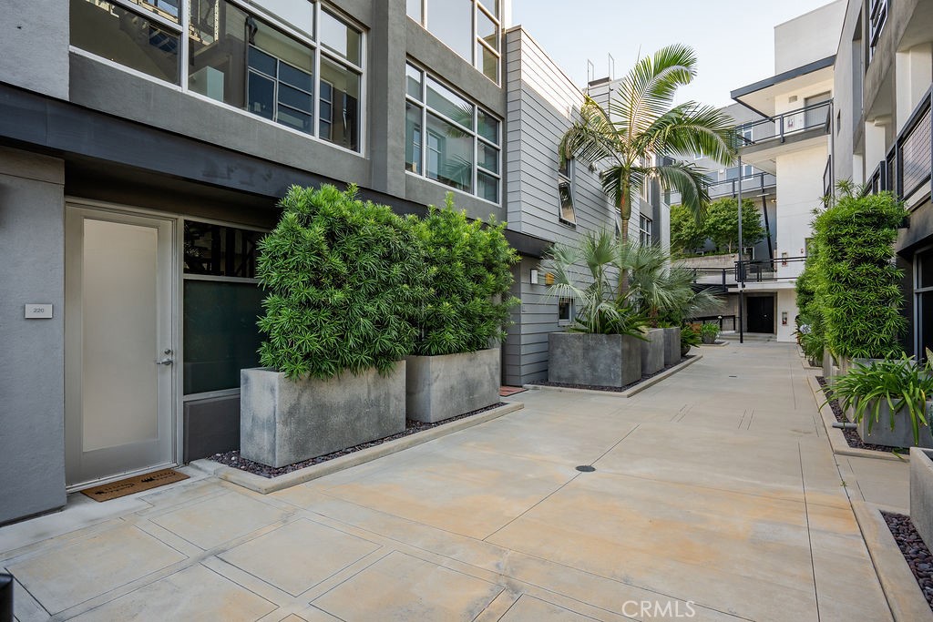 4111 W Sunset Boulevard 220