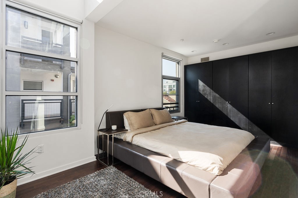 4111 W Sunset Boulevard 220