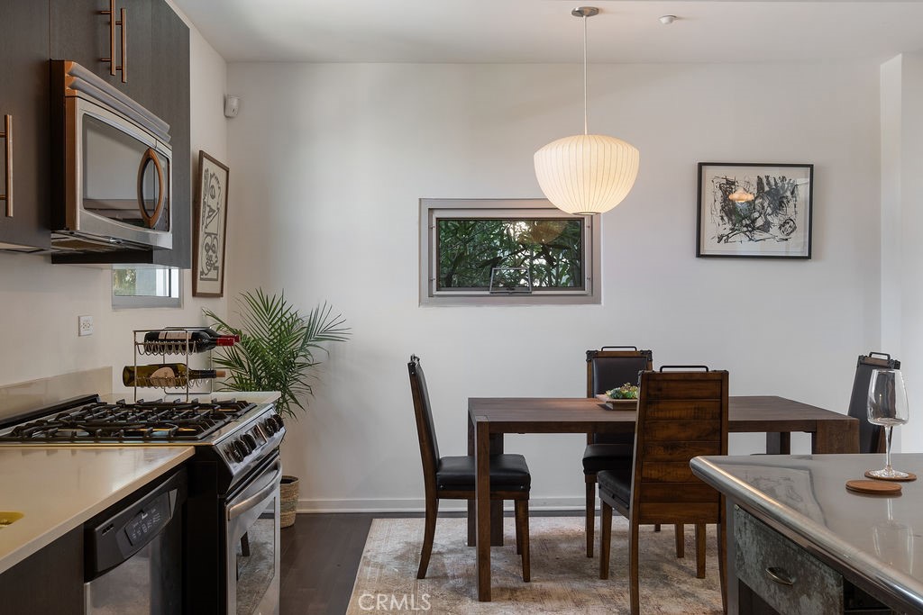 4111 W Sunset Boulevard 220