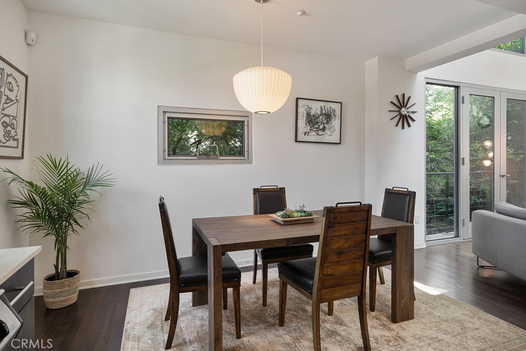 4111 W Sunset Boulevard 220