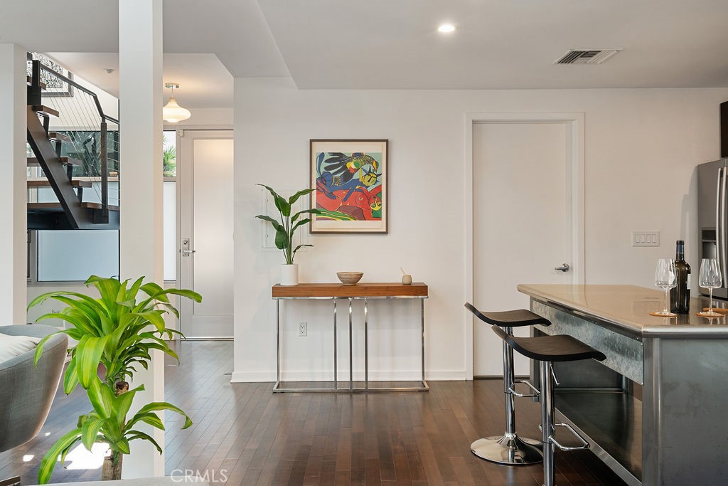 4111 W Sunset Boulevard 220