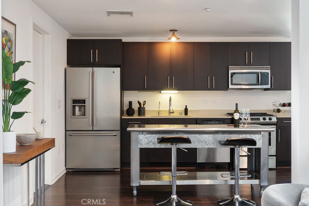 4111 W Sunset Boulevard 220