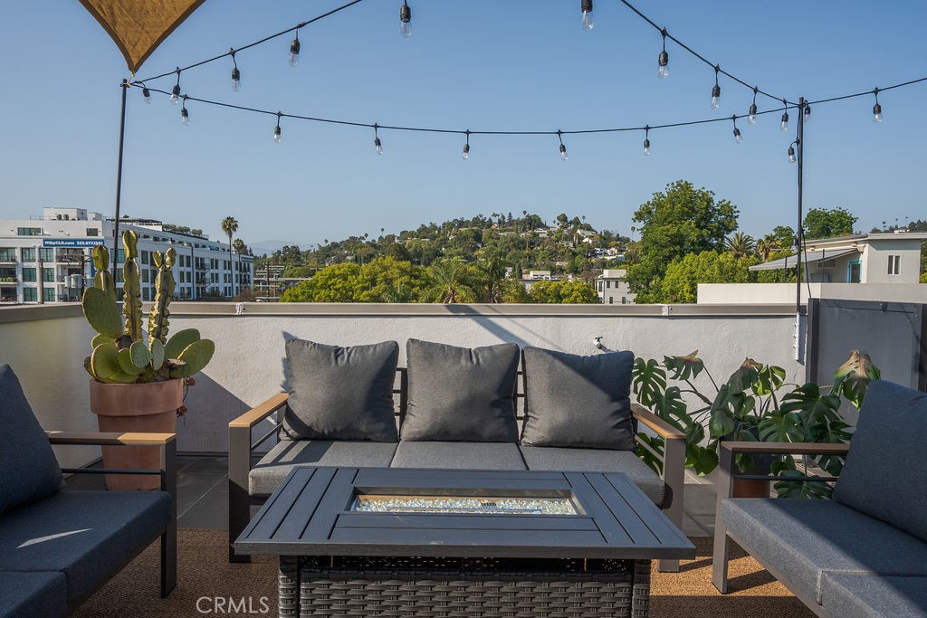 4111 W Sunset Boulevard 220