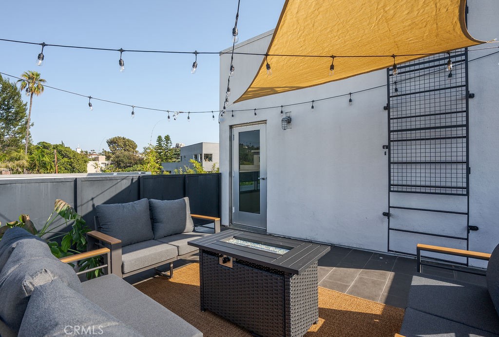 4111 W Sunset Boulevard 220