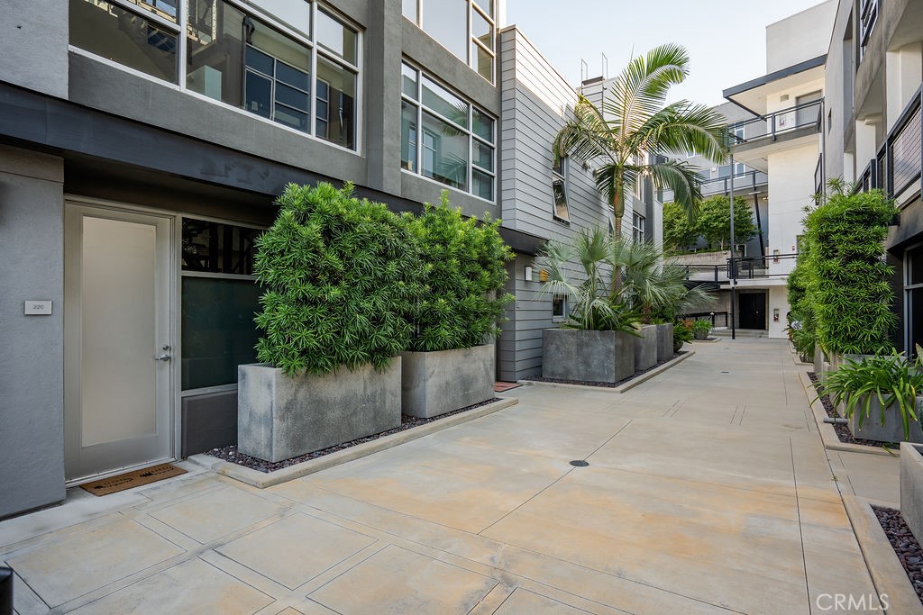 4111 W Sunset Boulevard 220