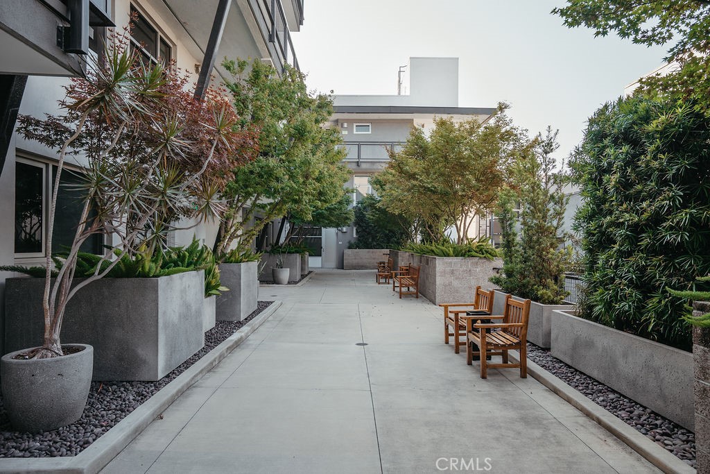 4111 W Sunset Boulevard 220