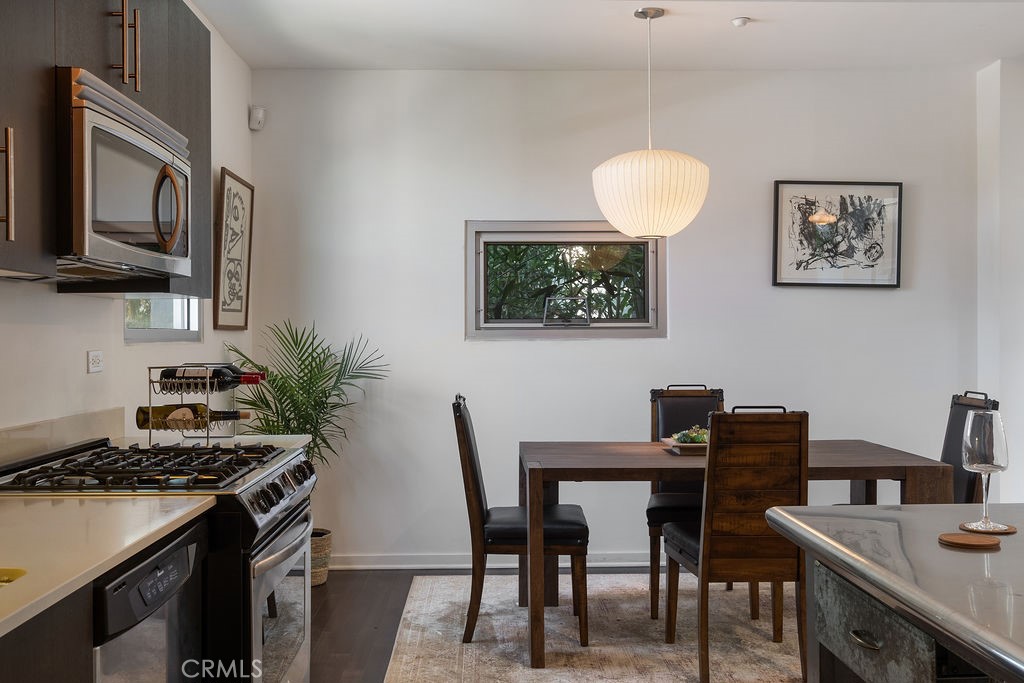 4111 W Sunset Boulevard 220