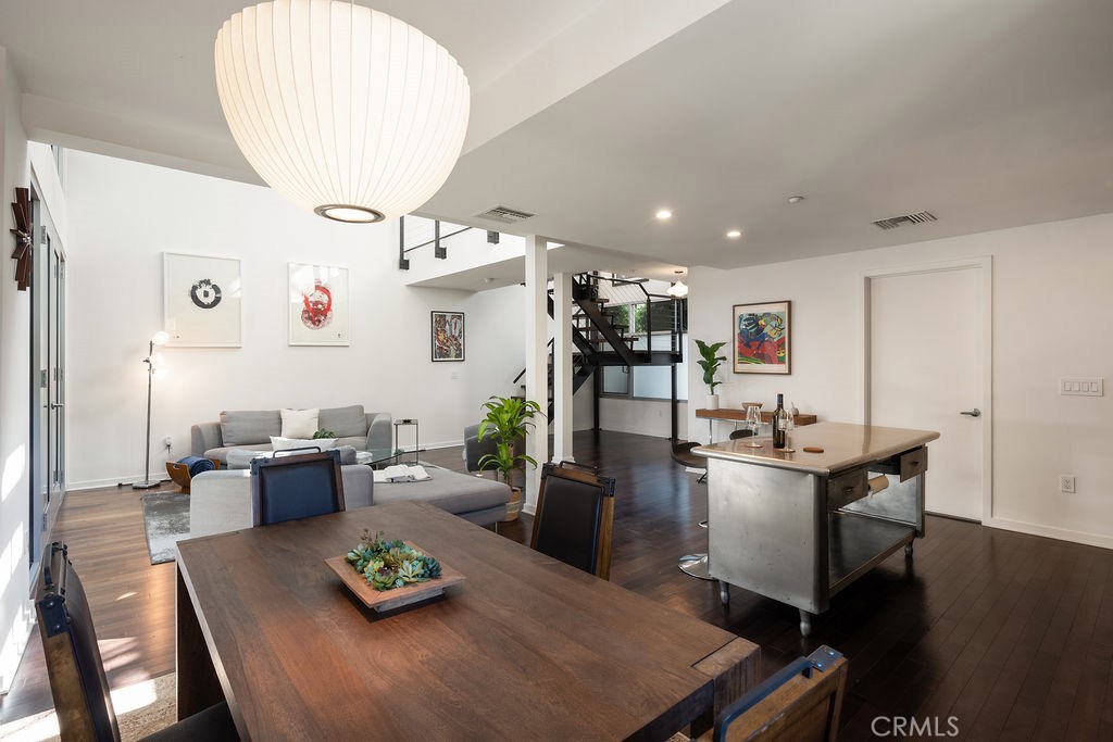 4111 W Sunset Boulevard 220