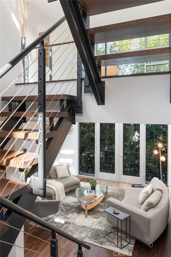 4111 W Sunset Boulevard 220