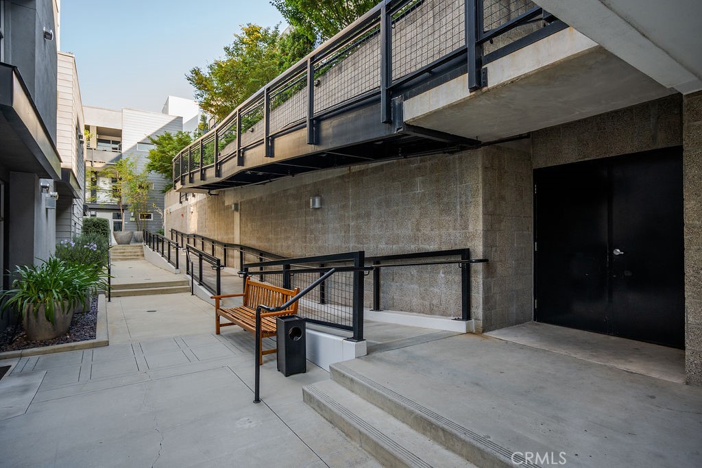 4111 W Sunset Boulevard 220