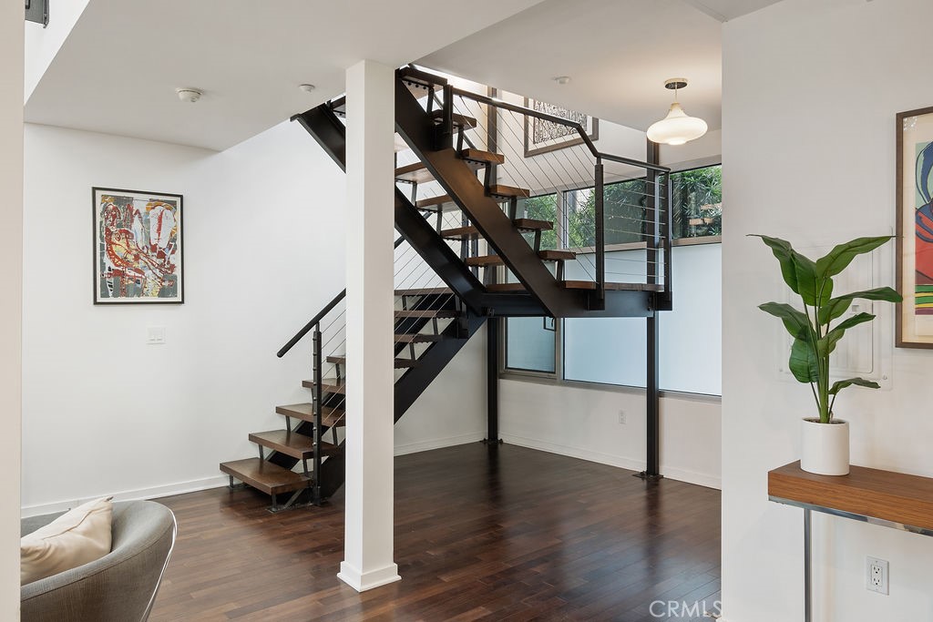 4111 W Sunset Boulevard 220