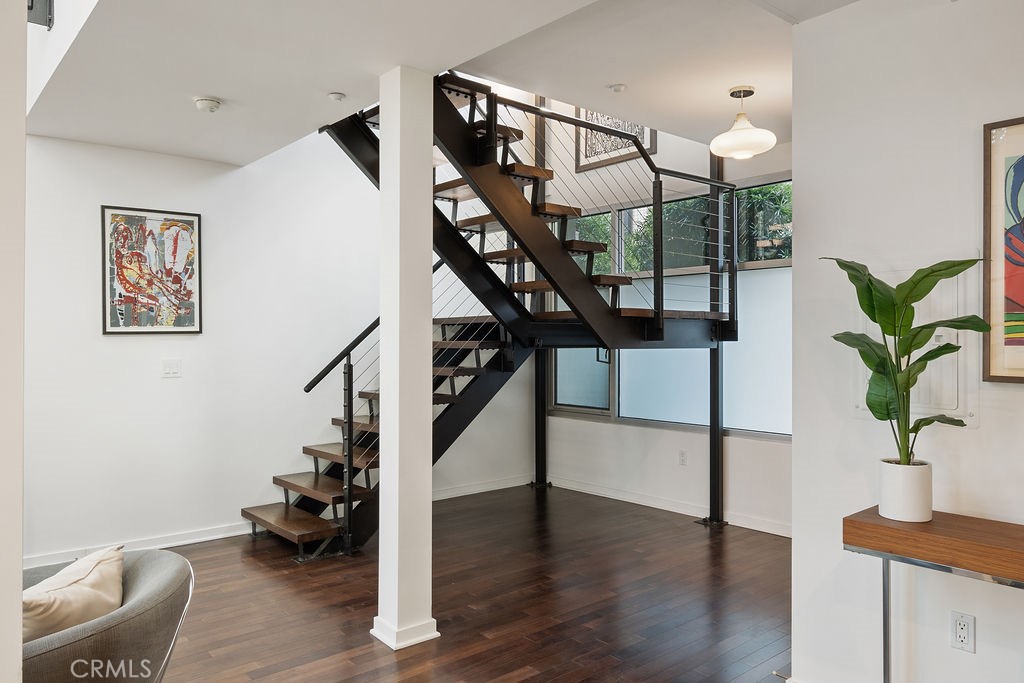 4111 W Sunset Boulevard 220
