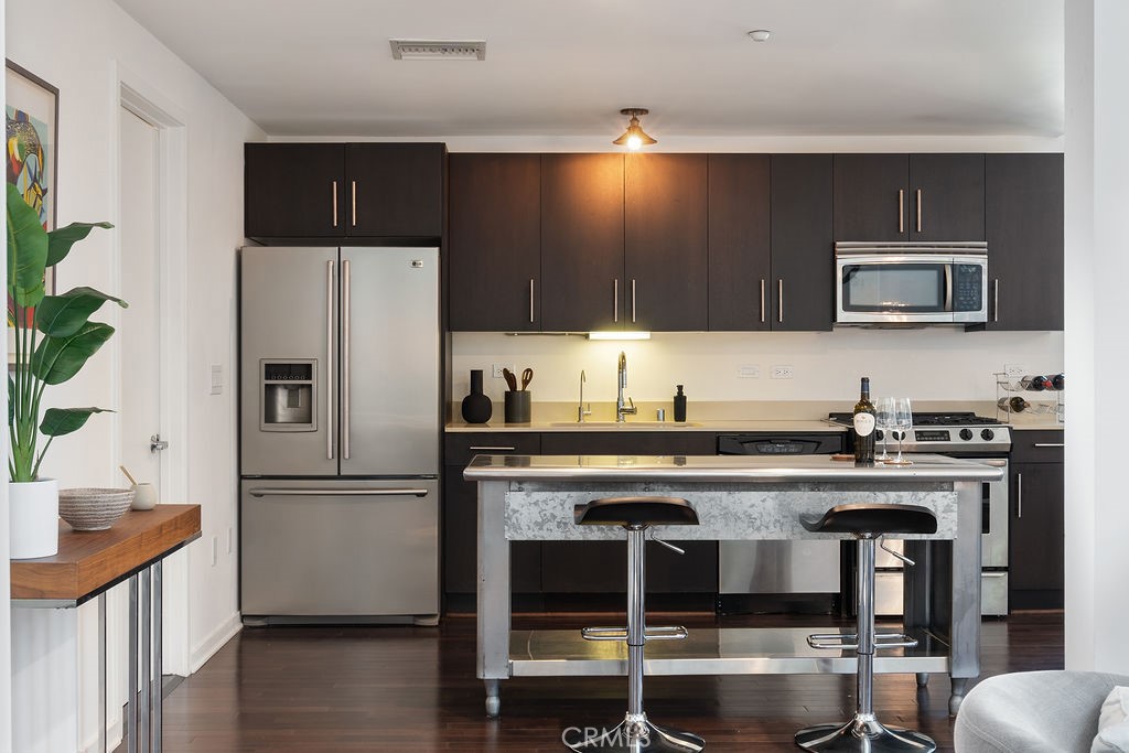 4111 W Sunset Boulevard 220