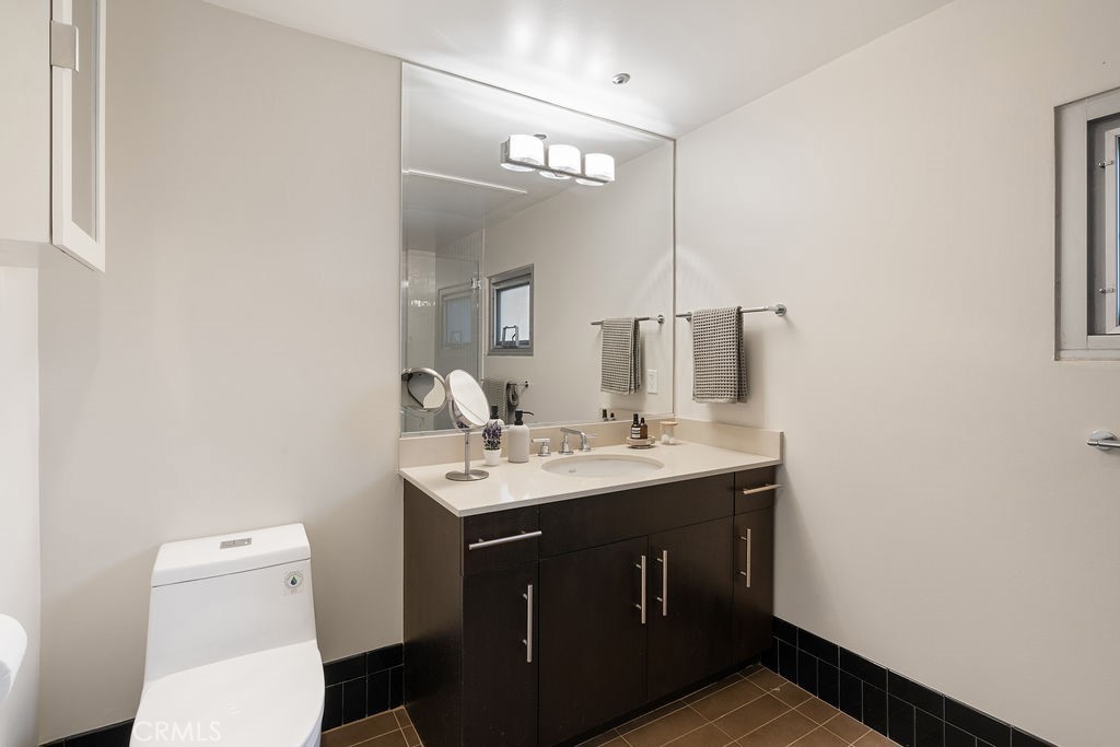 4111 W Sunset Boulevard 220
