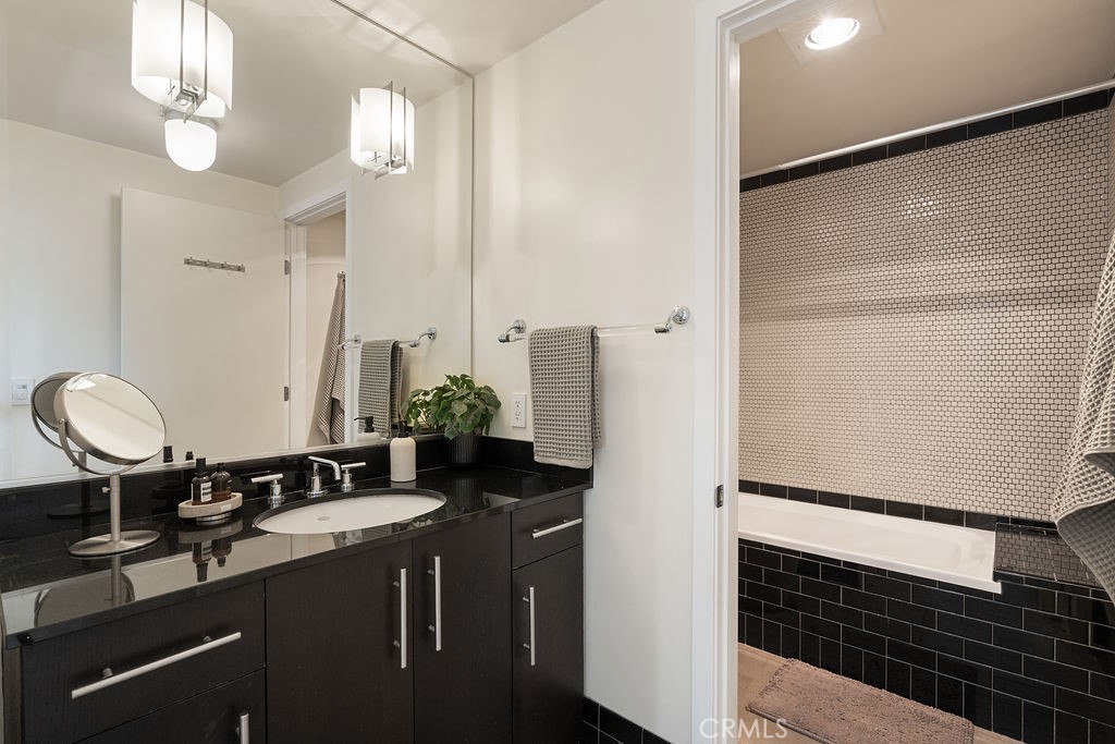 4111 W Sunset Boulevard 220