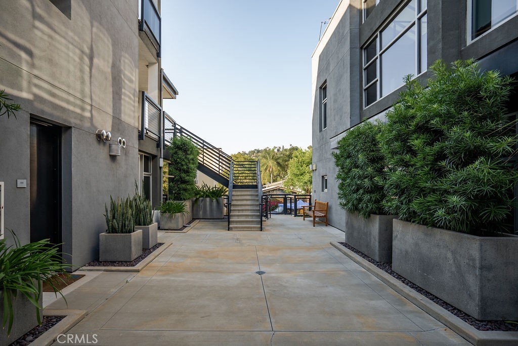4111 W Sunset Boulevard 220