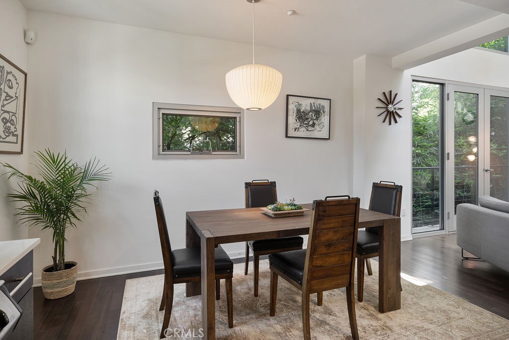 4111 W Sunset Boulevard 220