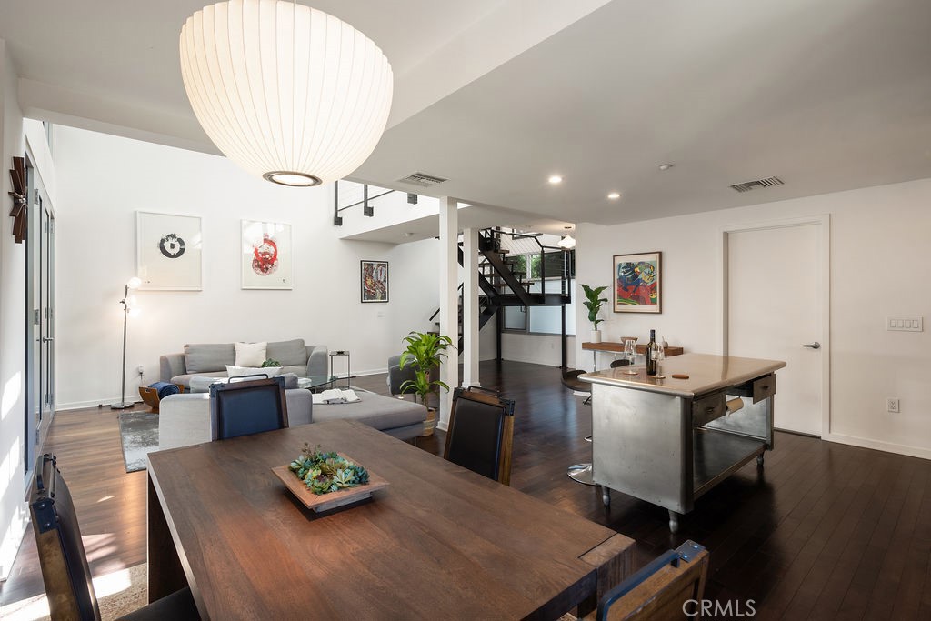 4111 W Sunset Boulevard 220