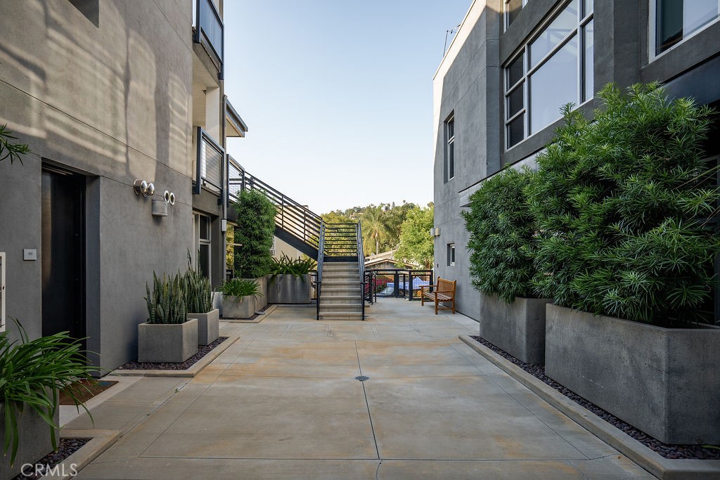 4111 W Sunset Boulevard 220