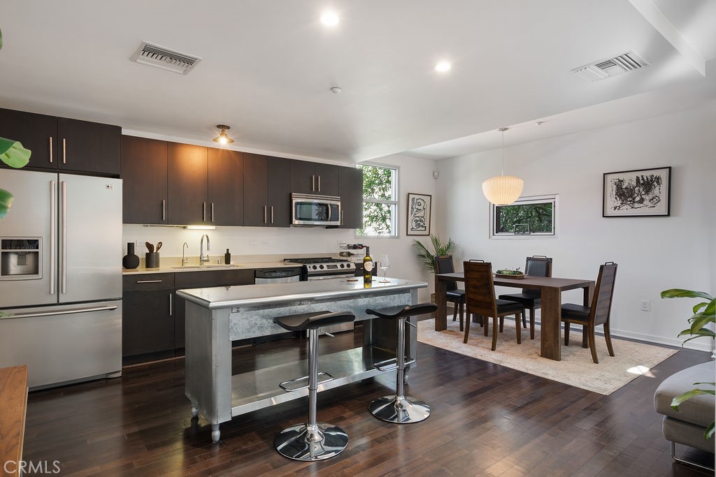 4111 W Sunset Boulevard 220