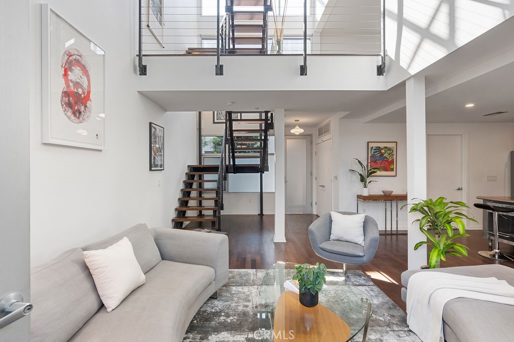 4111 W Sunset Boulevard 220