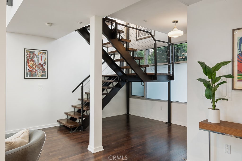4111 W Sunset Boulevard 220